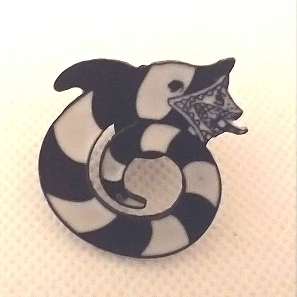 🧁 3/$30 Beetlejuice Stripey Sandworm Snake Enamel Pin NEW